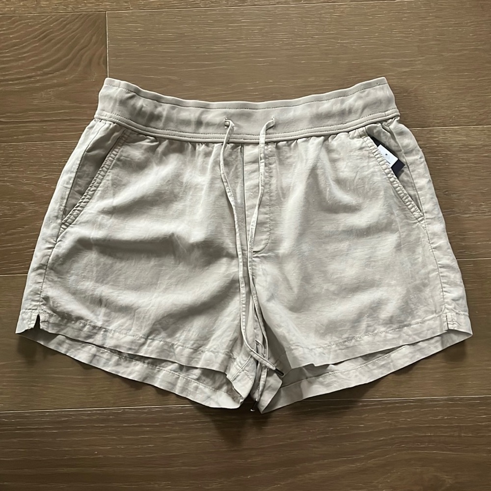 GAP Linen and Cotton Pull-On Shorts size Medium NWT